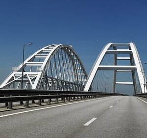 Крымский-мост-перекрыли-для-автомобилей