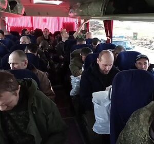Минобороны-России-заявило-об-освобождении-248-солдат-из-украинского-плена