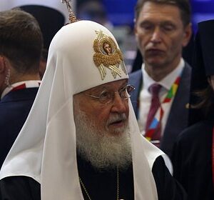 Патриарх-Кирилл-призвал-прощать-уехавших-за-границу-и-раскаявшихся-россиян