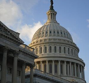 «Приближает-к-предотвращению-ненужного-шатдауна»-Конгресс-США-договорился-о-финансировании-правительства-на-2024-год
