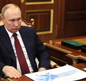 «Невосполнимый,-очень-серьезный-удар».-Путин-заявил-об-угрозе-государственности-Украины-на-фоне-провалов-наступления-ВСУ