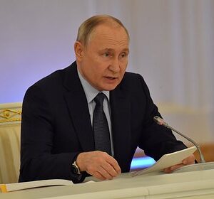 Путин-высказался-об-обнажающих-гениталии-чудиках