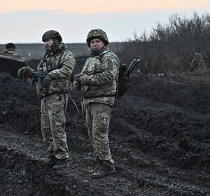 Британия-и-Польша-призвали-прочесать-склады-в-поисках-оружия-для-Украины