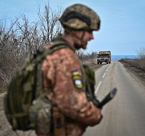 «У-нас-совсем-все-по-другому»-Российские-десантники-взяли-в-плен-двух-бойцов-элитной-бригады-ВСУ.-Что-они-рассказали?