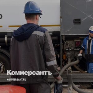 Бензин-встретит-весну-в-России-//-Топливо-дешевеет-после-решения-властей-закрыть-экспорт