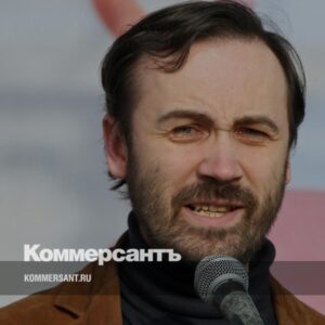 Следы-Ильи-Пономарева-ищут-в-четырех-регионах-//-Следователи-обыскали-сторонников-экс-депутата-Госдумы-и-экстремиста