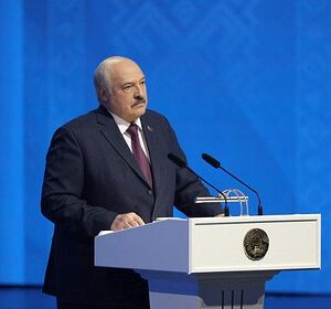 Лукашенко-подписал-закон-об-sms-повестках-в-военкоматы