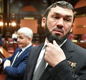 Чеченские-политики-отреагировали-на-задержание-министра-на-КПП-«Герзель»