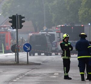 Тушение-огня-на-оборонном-заводе-в-Берлине-возобновили-на-второй-день-пожара