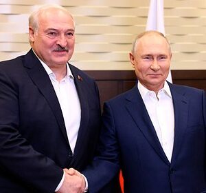 «Путин-не-смог-сдержать-улыбки».-В-Китае-удивились-поведению-Лукашенко-во-время-встречи-с-российским-лидером-в-Кремле