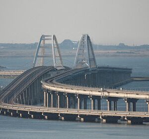 Стало-известно-о-прекращении-использования-Россией-Крымского-моста-для-снабжения