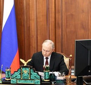 Путин-подписал-указ-о-сложении-полномочий-правительством-России