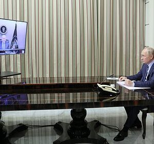 Кремль-назвал-онлайн-разговор-Путина-и-Байдена-бескомпромиссным